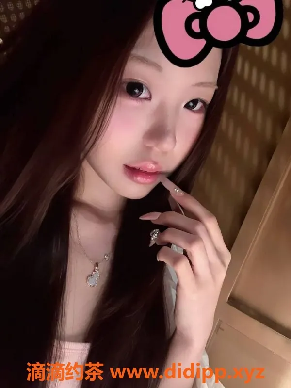 广州楼凤-天河嫩妹小晴天，1600元舌吻69服务