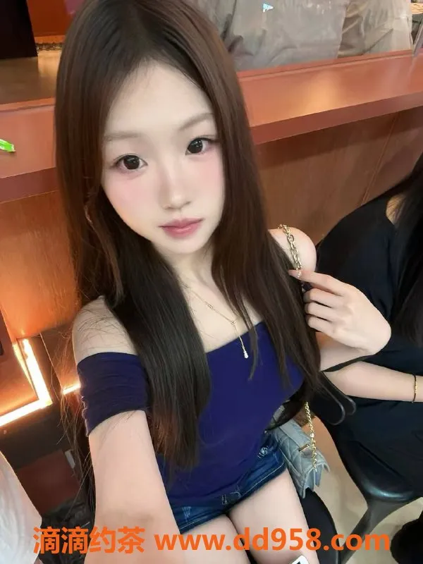 广州楼凤-天河嫩妹小晴天，1600元舌吻69服务