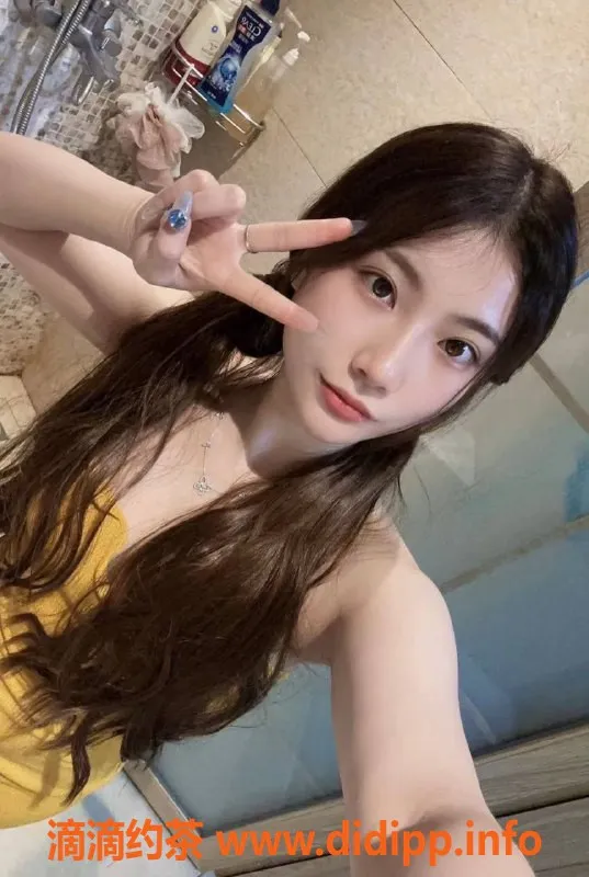 深圳楼凤-罗湖小鹿，1000元享鸳鸯浴服务