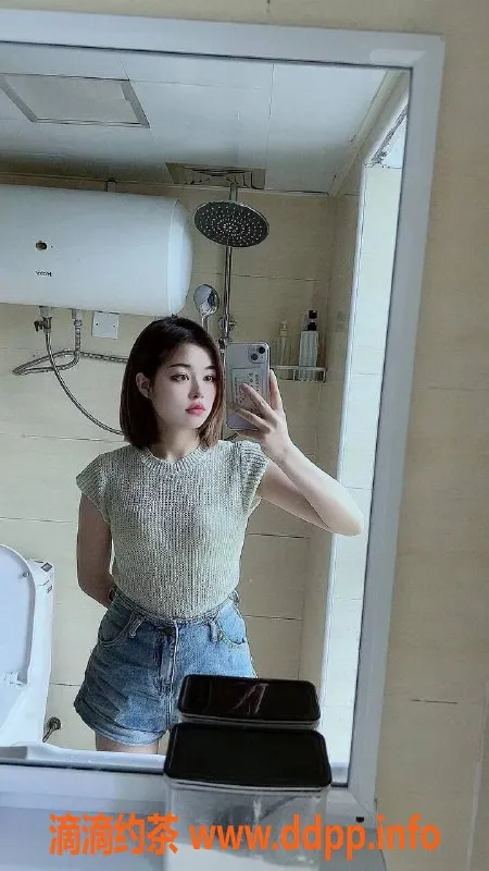 广州楼凤-海珠小可爱，69p、舌吻服务，超值体验！