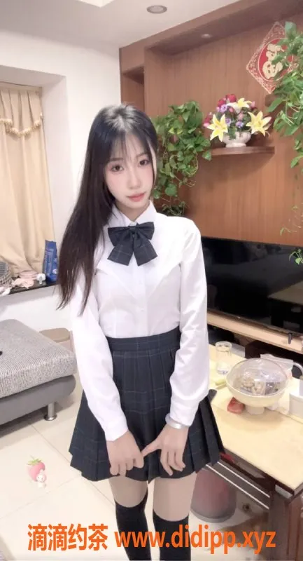 深圳楼凤-宝安诺诺 800起 鸳鸯浴与制服诱惑