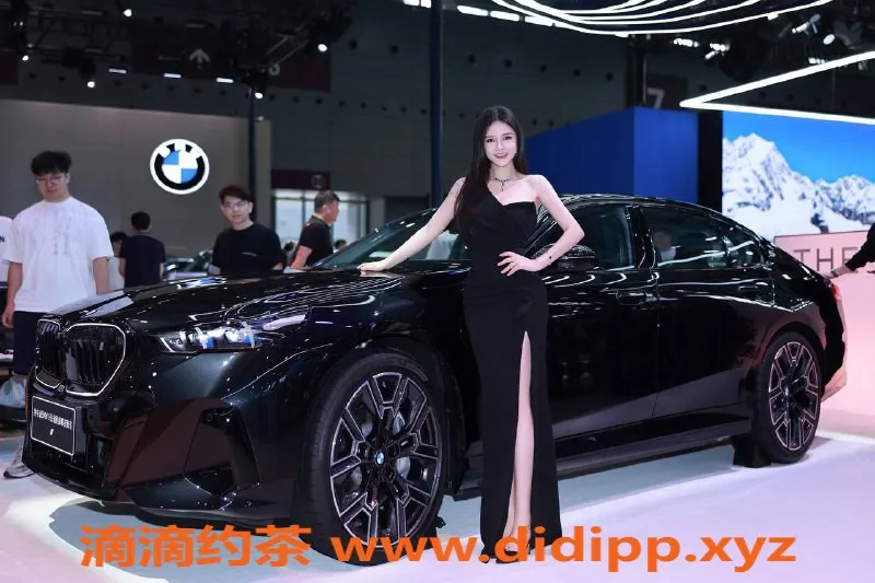 深圳楼凤-福田小鹿，176厘米超高挑，大胸美女等你来体验！