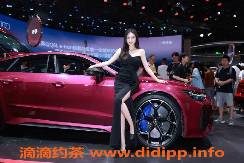 深圳楼凤-福田小鹿，176厘米超高挑，大胸美女等你来体验！