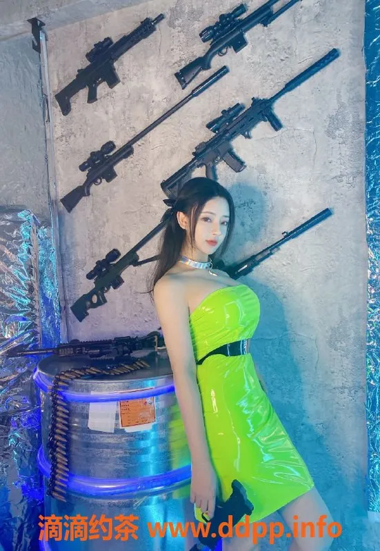 深圳楼凤-福田艾比，丝袜制服角色扮演1488p起