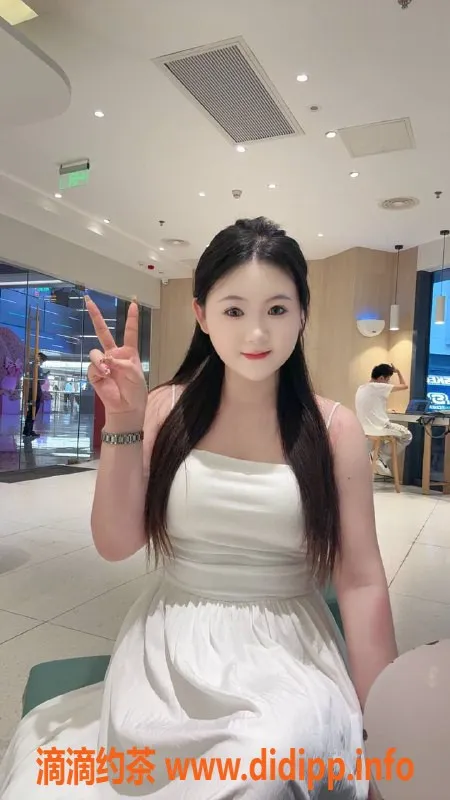 深圳楼凤-罗湖朵朵，19岁，166cm，54kg，服务多样