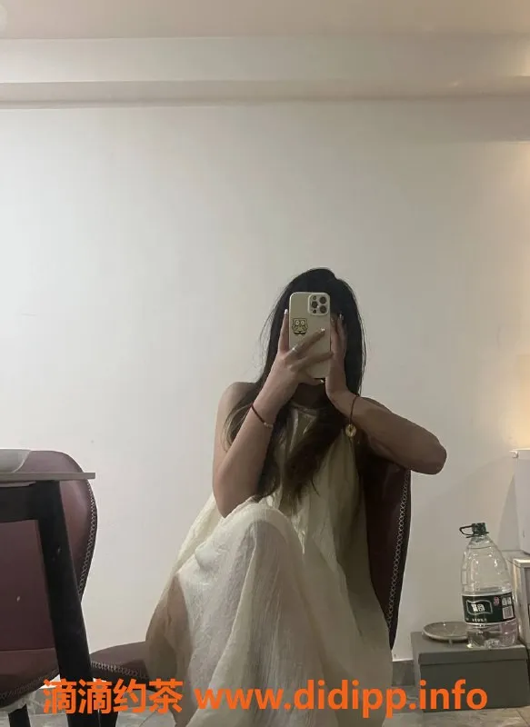 广州楼凤-天河区19岁佩奇，165cm身高，皮肤白嫩，性价比超高！