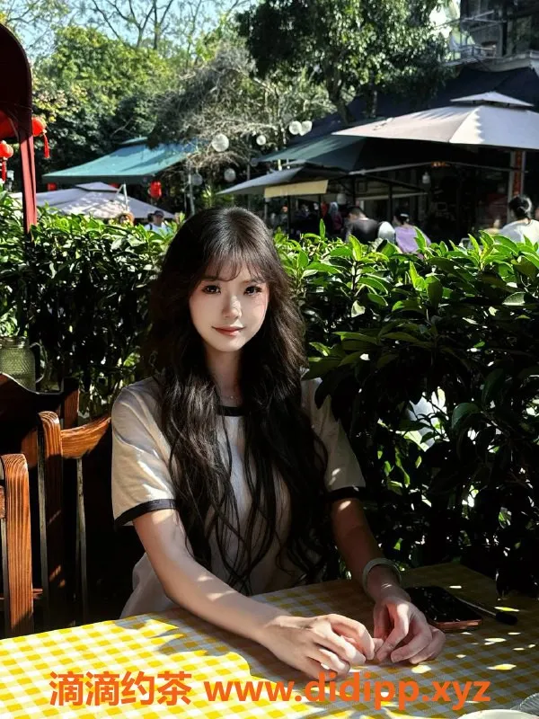 深圳楼凤-南山嫩妹舟舟，1200元享制服调情服务