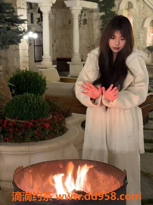 深圳楼凤资源信息,南山嫩妹舟舟，1200元享制服调情服务