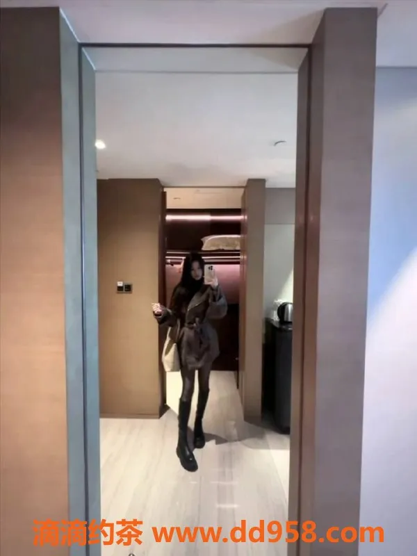 青岛楼凤-青岛玖儿：6张起，轻度SM服务，胜过照片