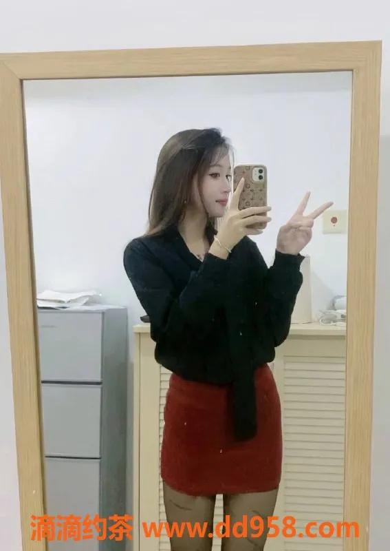 深圳楼凤资源信息,坂田嫩妹小敏，1000元起，制服服务超赞