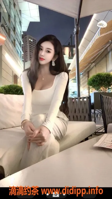 深圳上门服务-罗湖白雪，颜值爆表的SM双飞女神