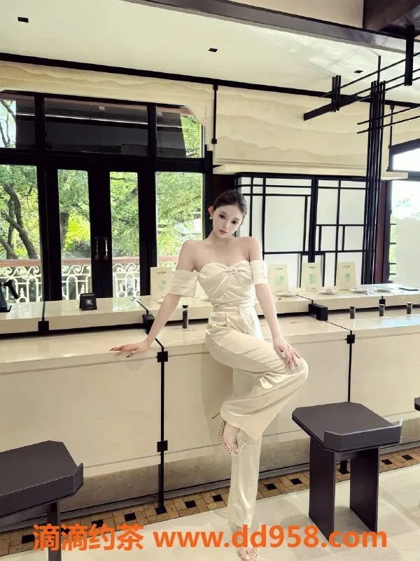 深圳楼凤-福田椰子，22岁，162cm，43kg，1000元起