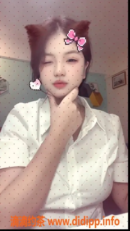 深圳楼凤-龙岗嫩妹小嘉，700元起，舌吻制服等你体验