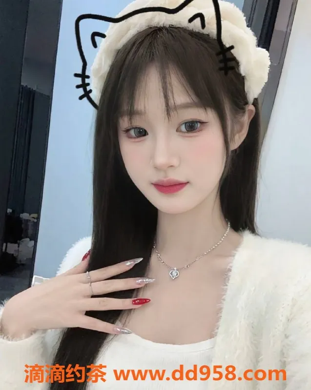 深圳楼凤-龙岗嫩妹依依，800元调情制服服务等你来体验