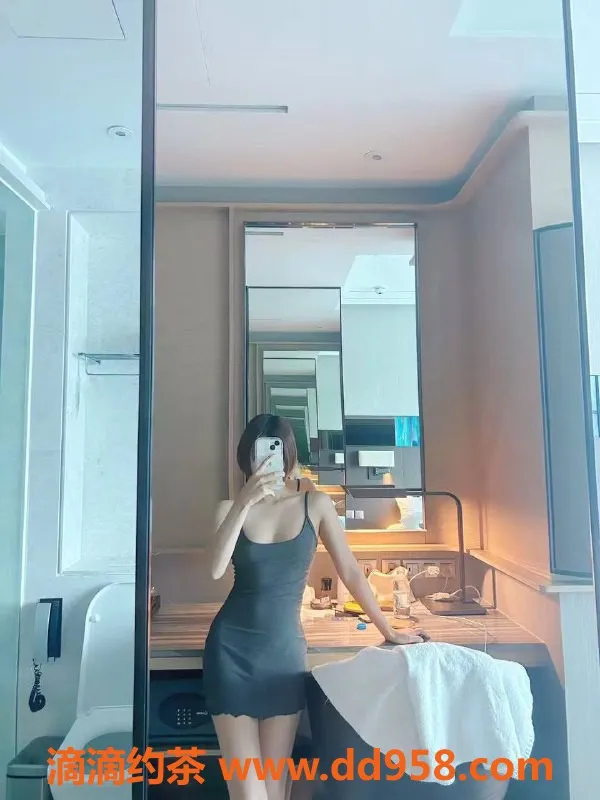 深圳楼凤-福田御姐蔡娜，制服体验1000P起