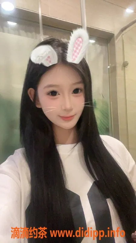 深圳楼凤资源信息,龙华嫩妹柠檬，799起，制服Kiss服务