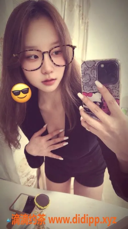 深圳楼凤-坂田潇潇，800P御姐服务，热情舌吻