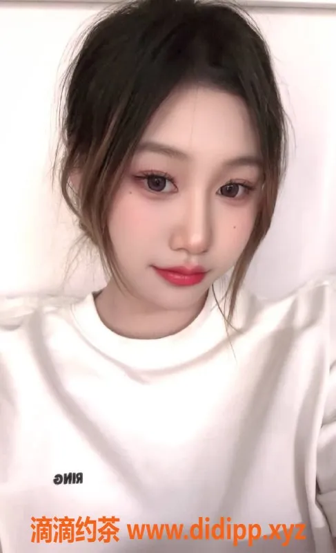 广州楼凤-黄埔嫩妹梦梦，600元尽享舌吻与69服务