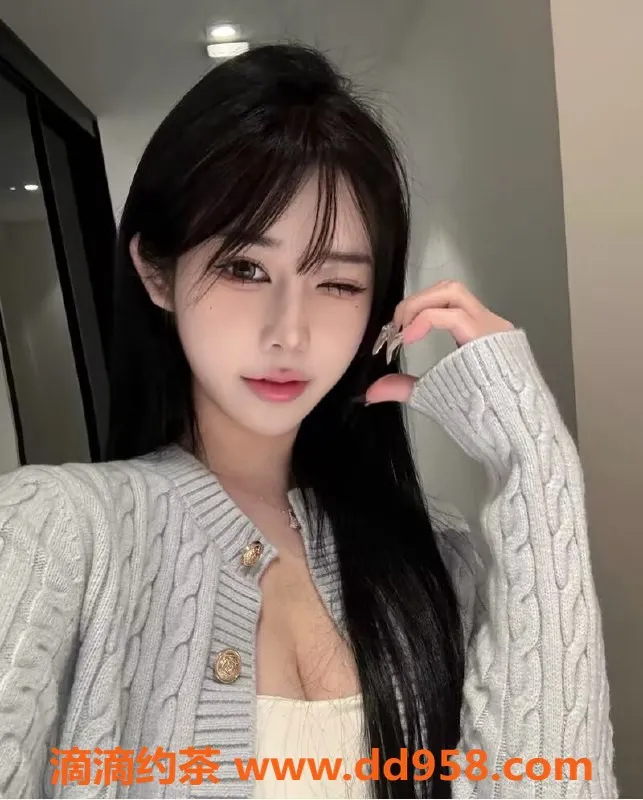 无锡楼凤-梁溪区小兰，168cm高颜值美眉，2200P陪浴服务