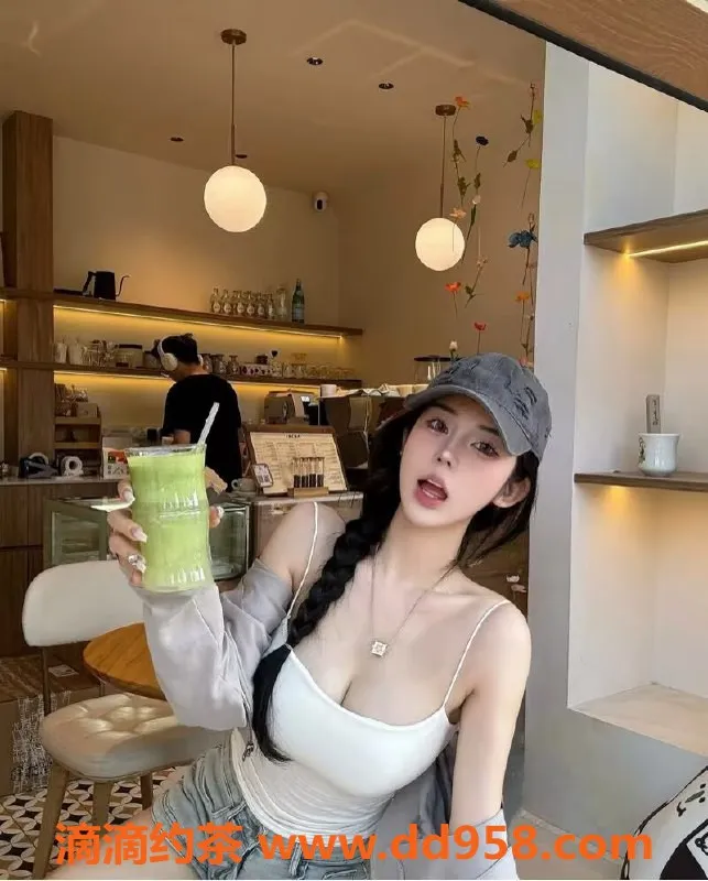 无锡楼凤-梁溪区小兰，168cm高颜值美眉，2200P陪浴服务