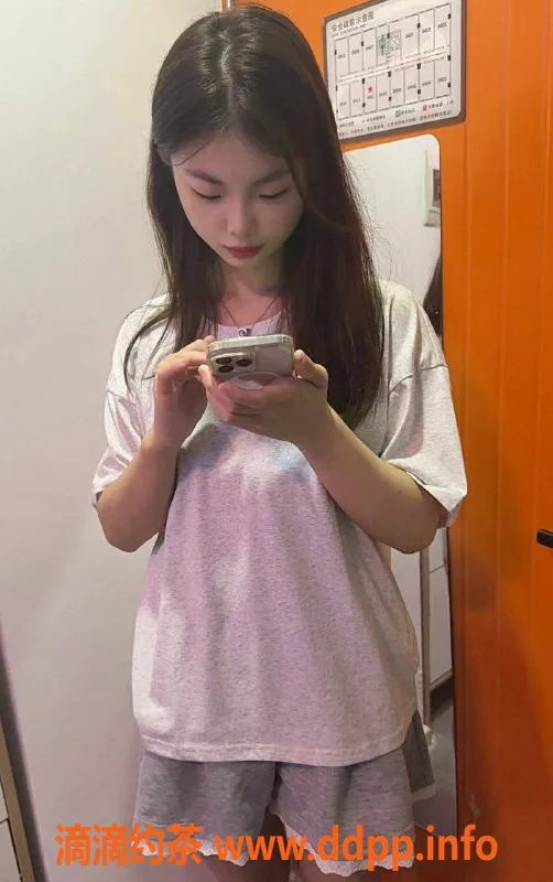 深圳楼凤-龙华小营，茶费1000P 1800PP，私密服务等你体验