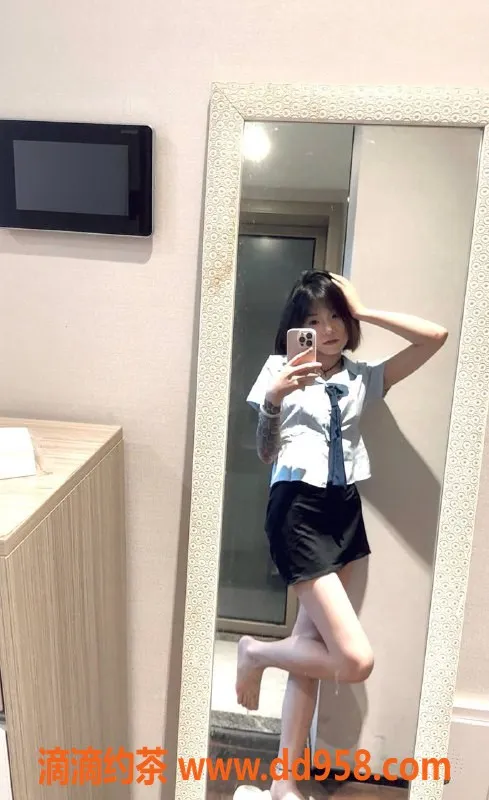 深圳楼凤资源信息,宝安茉莉，身高166，价格800，短发美女