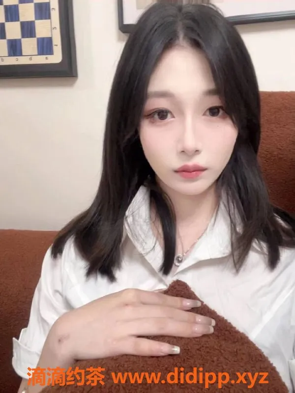 北京楼凤-书意嫩妹，内衣批发13Z起，世贸天阶