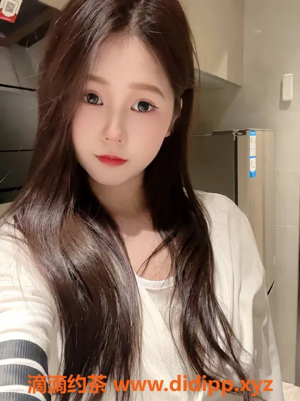 深圳楼凤-深圳龙华猫猫，18岁165cm，47kg嫩妹，900元起