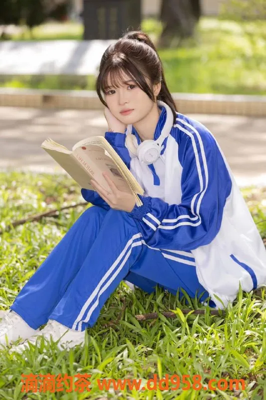 深圳楼凤-福田小爱同学，160高50轻盈，800起步