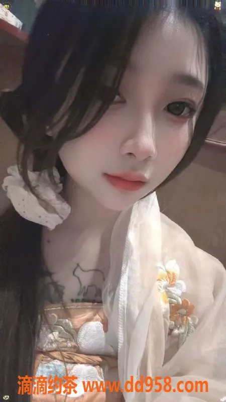 广州楼凤-番禺可七，性感嫩妹，600元高端服务