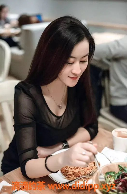 深圳楼凤-宝安林林，165cm大胸御姐，600元起服务