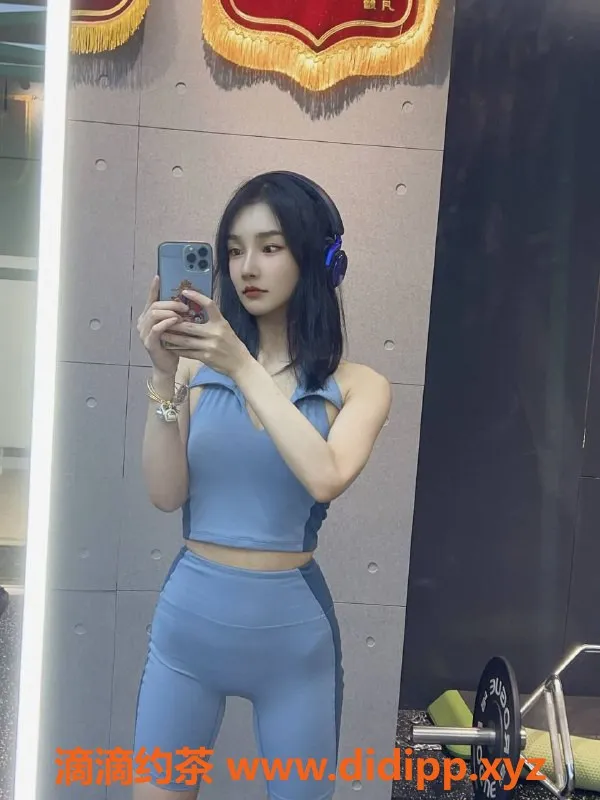 深圳楼凤-福田恩惠：性感美女，身高165，34E，热情服务