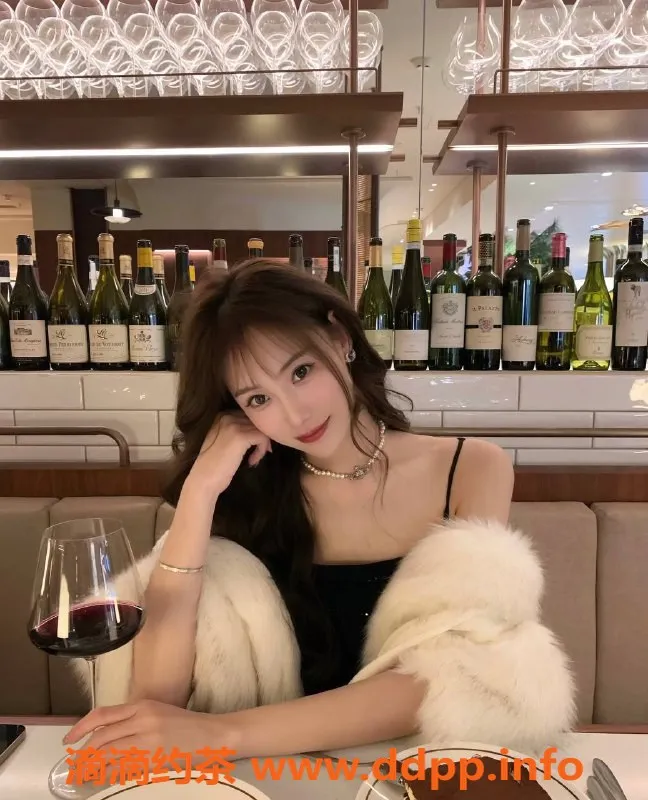 深圳楼凤-福田顾小姐，24岁165cm，46kg大胸佳人仅988起