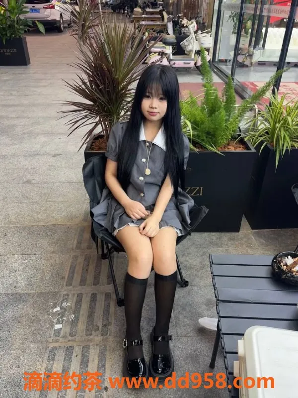 广州楼凤-番禺兔兔，700元嫩妹69p服务等你体验