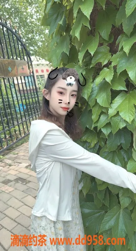 深圳楼凤-罗湖小布丁24岁，160高45斤，亲密服务600起