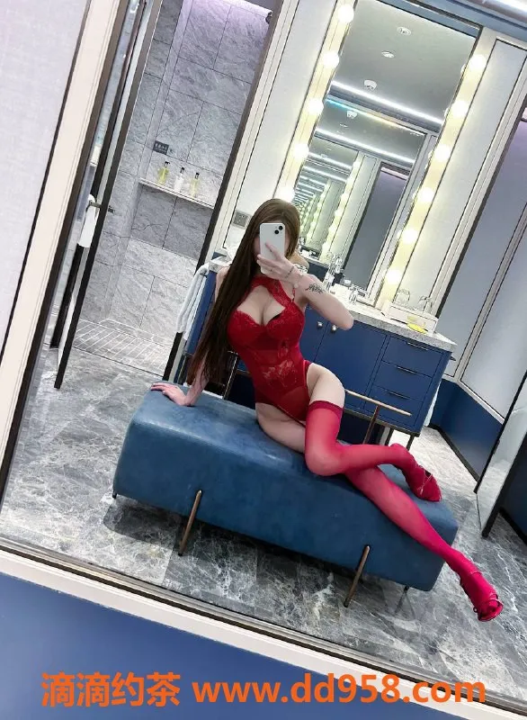 广州楼凤-天河嫩妹小曦，体验700元的亲密服务