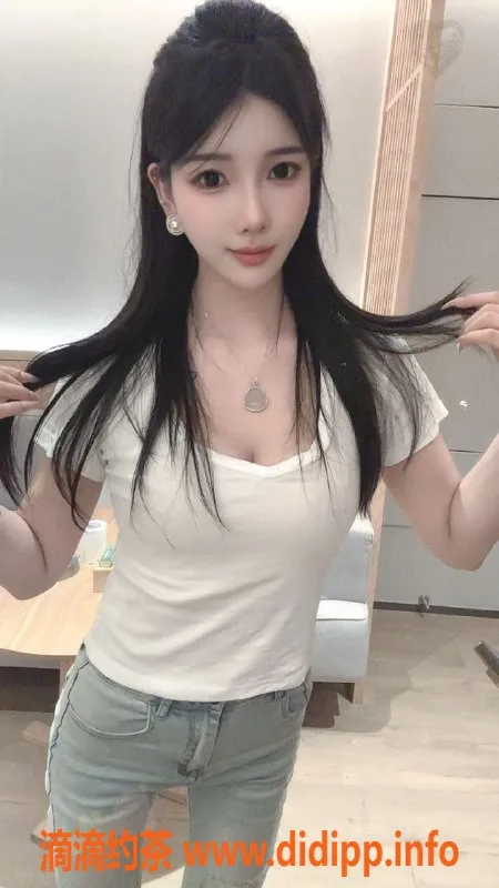 广州楼凤-天河御姐安然，性感影像美90斤，超值1100！