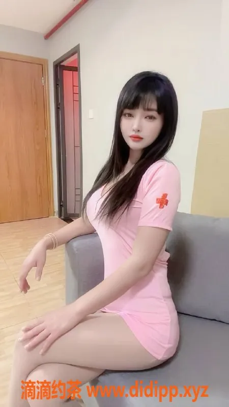 广州楼凤-佛山乔伊，500P少妇，享受鸳鸯浴与69式服务