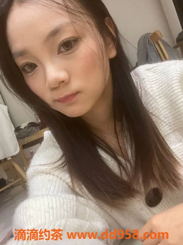 广州楼凤-海珠正妹栀栀，600p优惠等你来体验