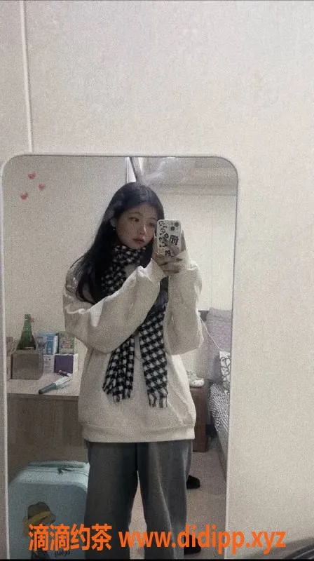 广州楼凤资源信息,番禺小怡 800元嫩妹服务，丝袜诱惑