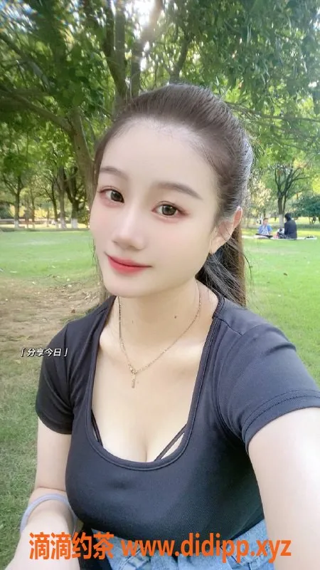 深圳楼凤-宝安24岁大蜜蜜，166身高52体重，超值服务！