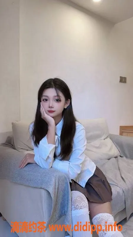 深圳楼凤-龙岗坂田欣欣：嫩妹，800p舌吻服务