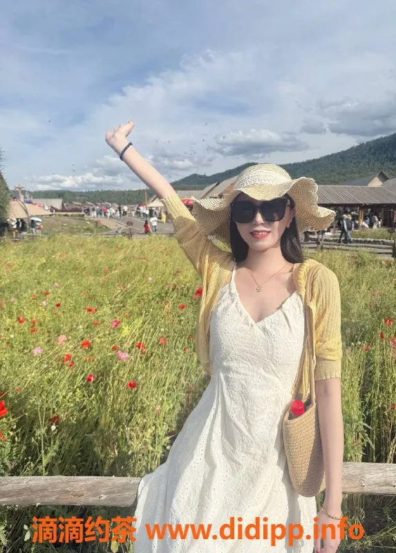 深圳楼凤-宝安可文 165cm 49kg 02年御姐服务