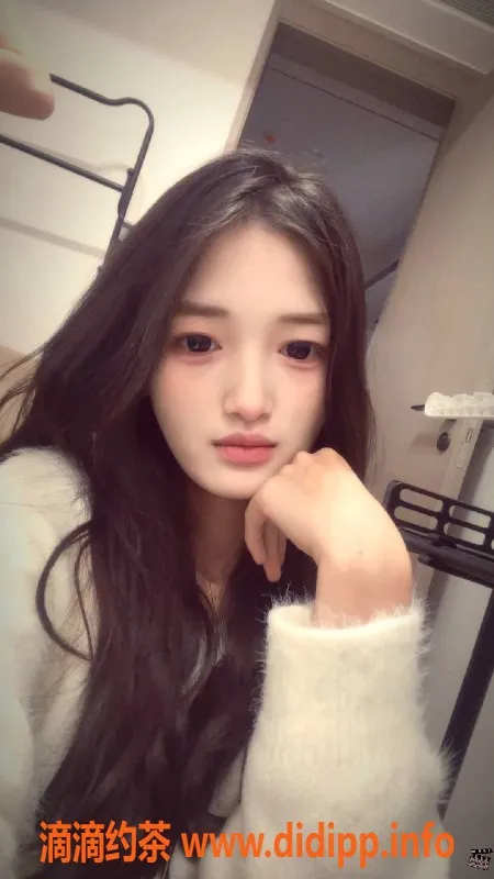 深圳楼凤资源信息,福田嫩妹沐晴，700享双飞服务！