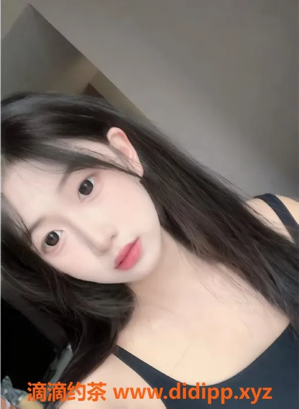 深圳楼凤-宝安小精灵，18岁163，45kg可外出