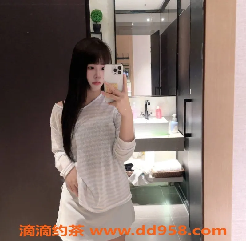 深圳楼凤-龙华嫩妹欣欣，900元享受服务！