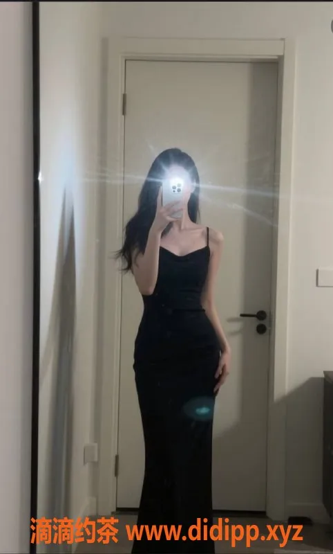 广州楼凤-禅城小棵，600p享鸳鸯浴与丝袜服务