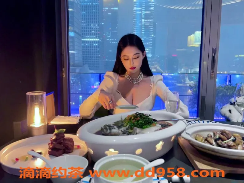 深圳楼凤-宝安美栗子，21岁，171，46kg，1300起，服务多样