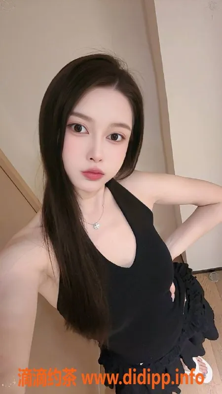 深圳楼凤-罗湖优米丨嫩妹长腿 制服诱惑600p起