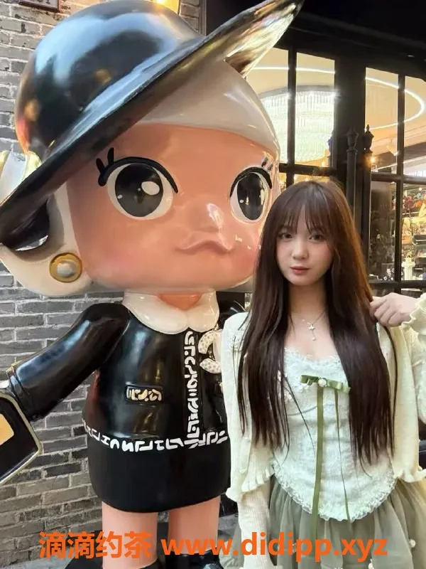 广州楼凤-黄埔小粉，600元嫩妹服务，丝袜诱惑